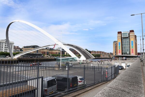 Millennium bridge tilting