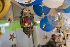 Decoration, gold stars and balloons