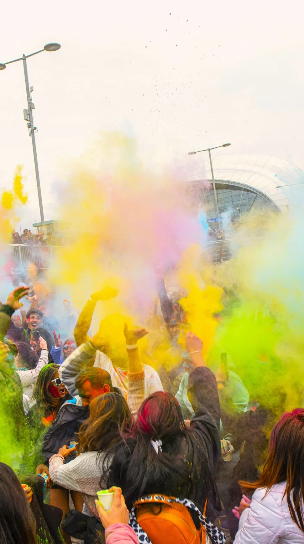 Holi today hot sale